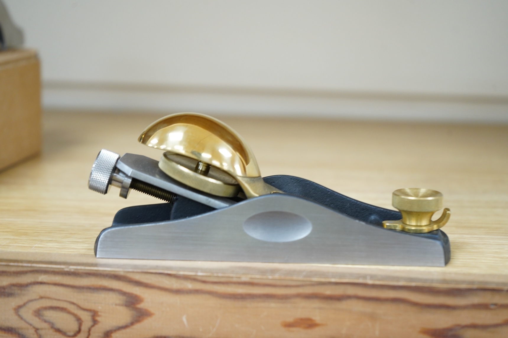 A boxed Lie Nielsen Toolworks standard block plane (L-N 9 1/2) with paperwork